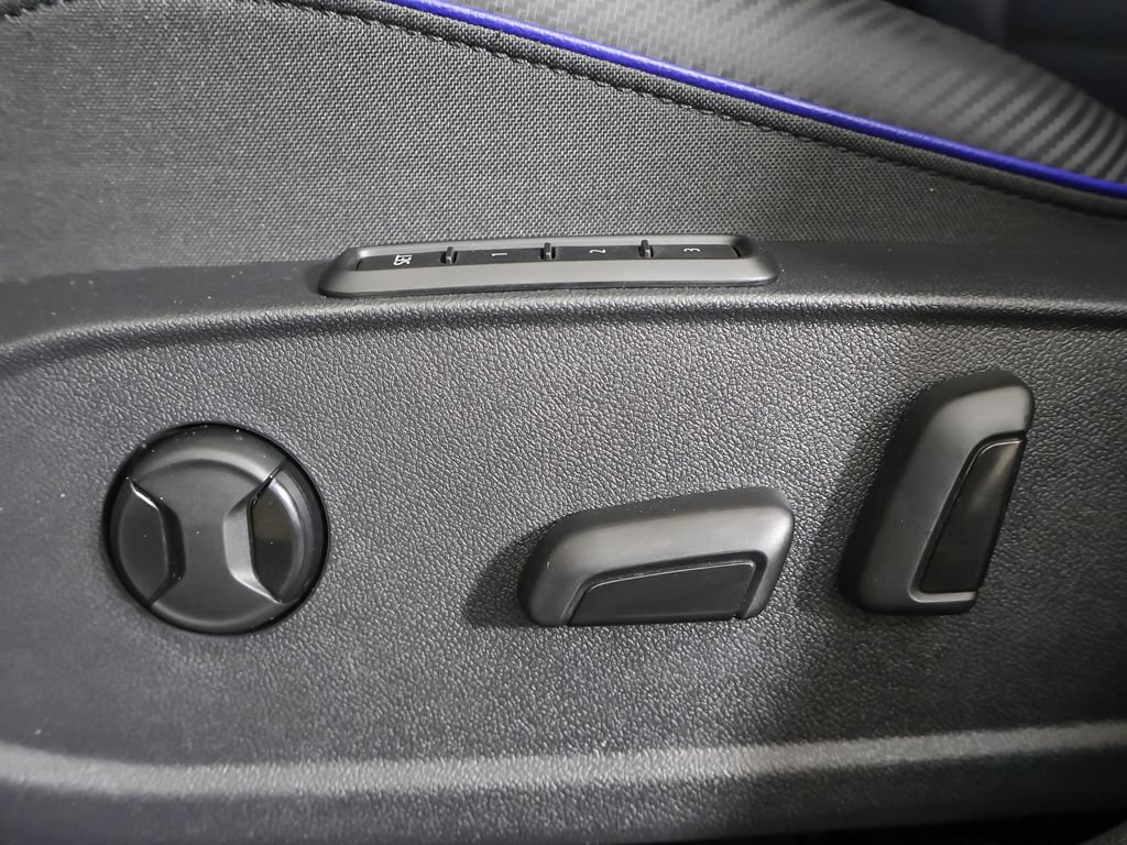 Used 2024 Volkswagen Golf R AWD/4WD image 33