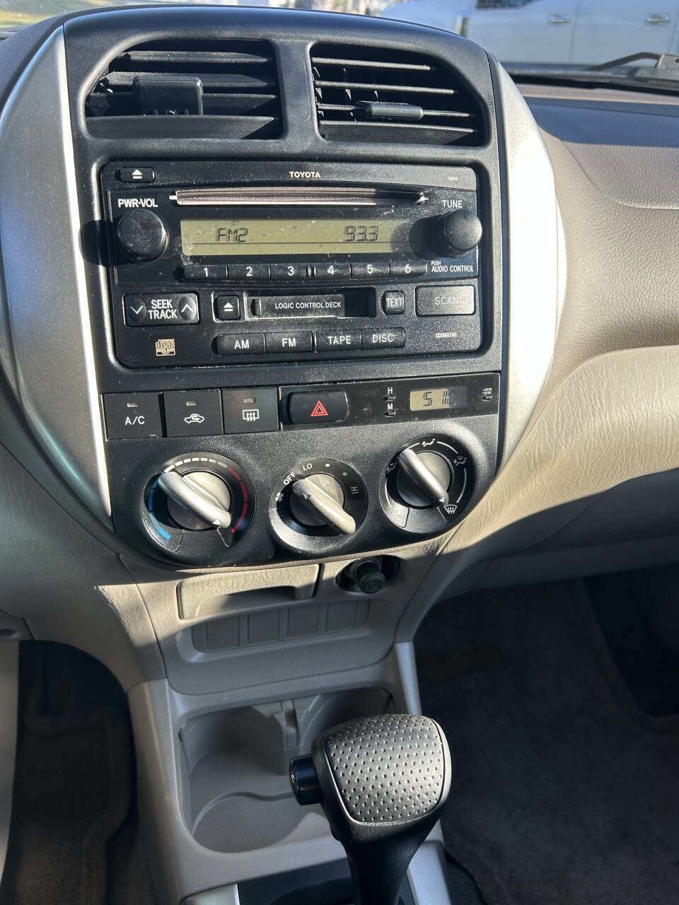 Used 2004 Toyota RAV4 2WD image 10