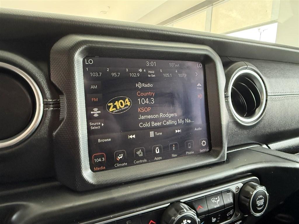 Used 2023 Jeep Wrangler Sahara w/ Cold Weather Group image 33