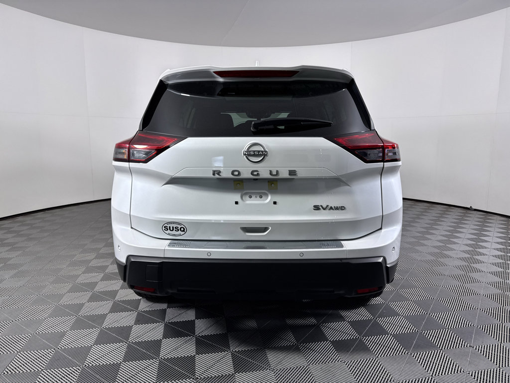 Used 2024 Nissan Rogue SV w/ SV Premium Package image 11