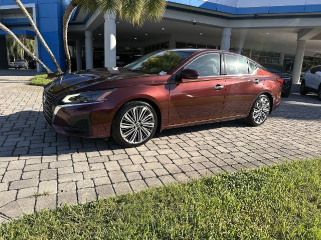 Used 2023 Nissan Altima 2.5 SL FWD image 31