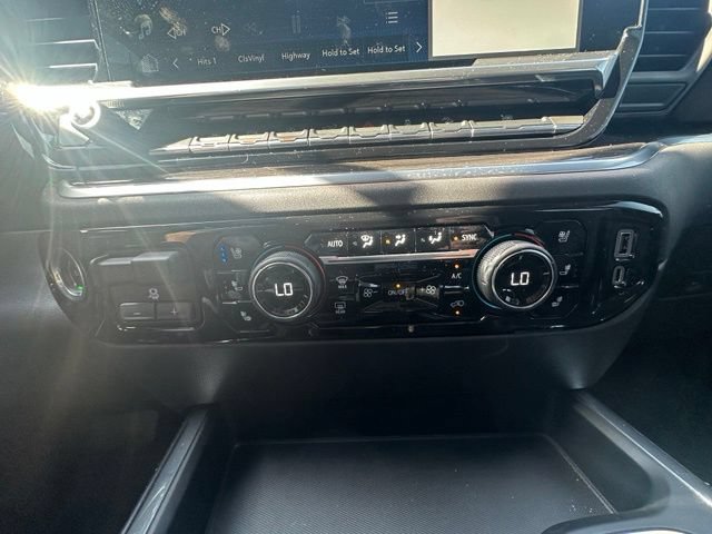 Used 2022 Chevrolet Silverado 1500 LTZ AWD/4WD image 21