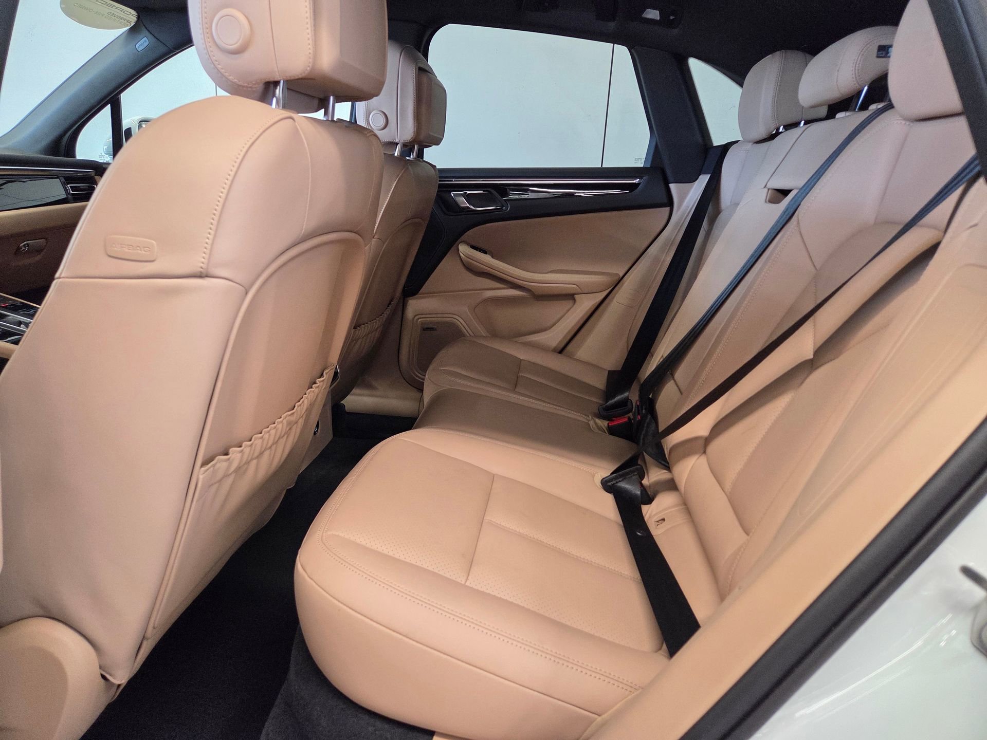 Certified 2026 Porsche Macan AWD/4WD image 11