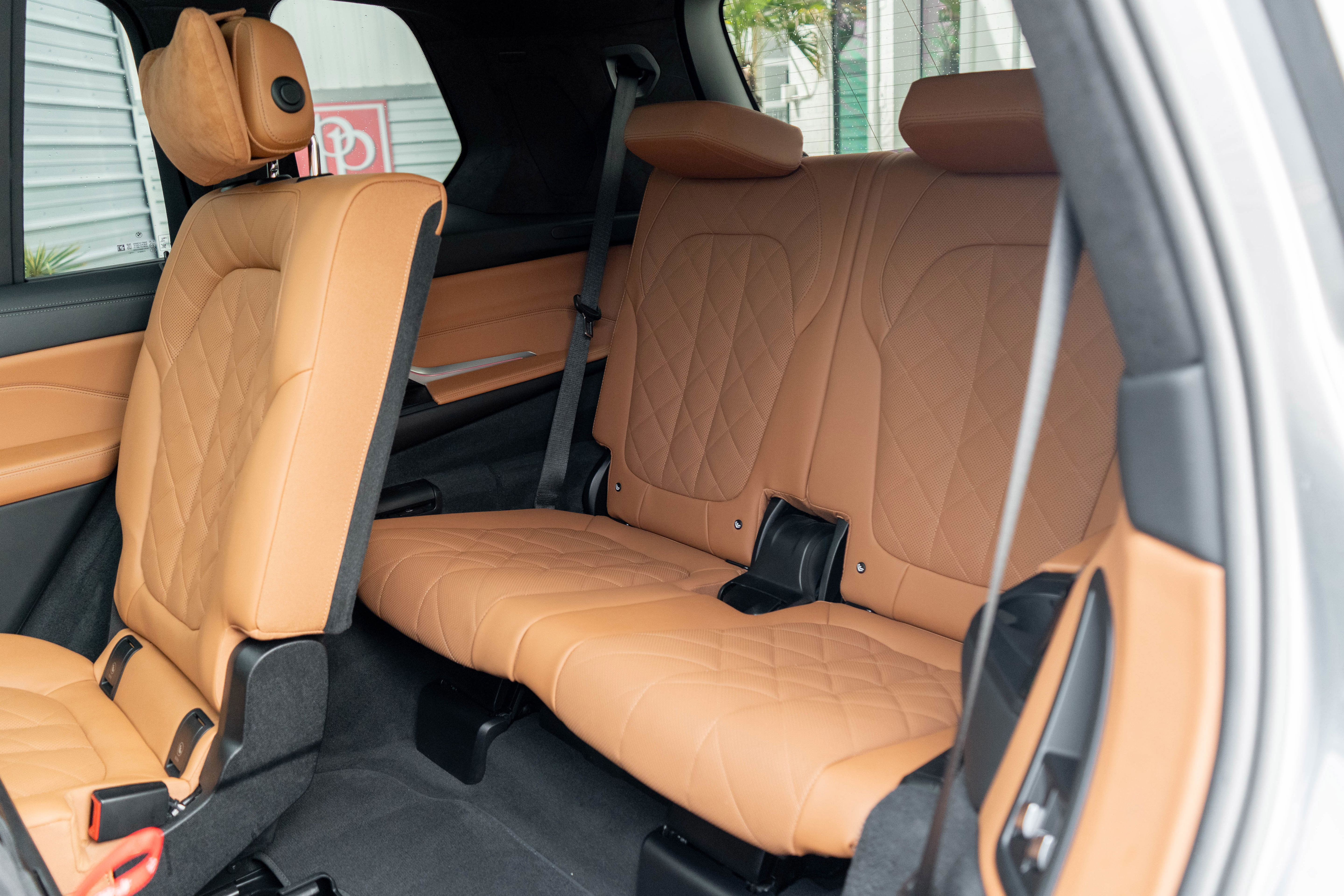 Used 2023 BMW X7 M60i image 39