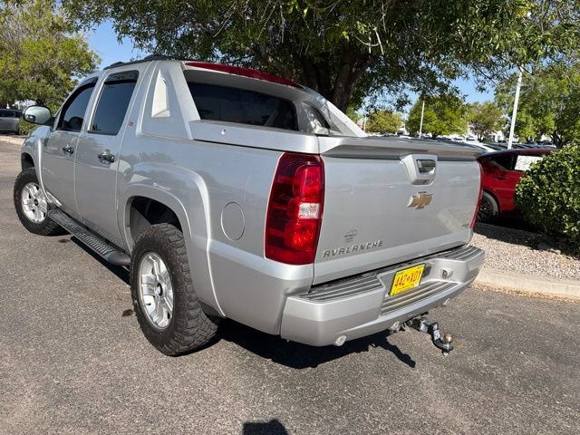 Used 2011 Chevrolet Avalanche LT w/ Suspension Package, Off-Road AWD/4WD image 18