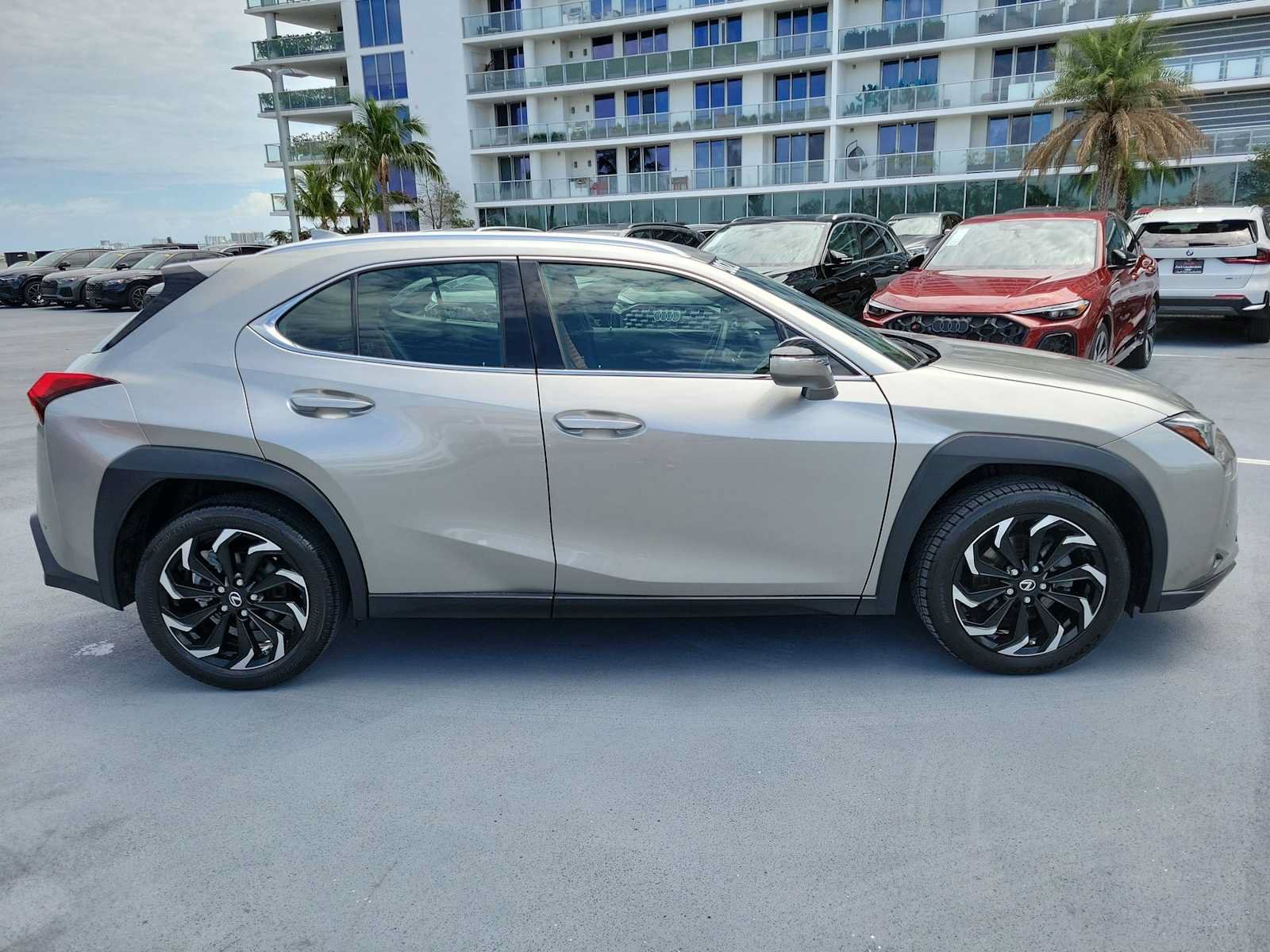 Used 2021 Lexus UX 200 w/ Accessory Package (Z1) FWD image 7
