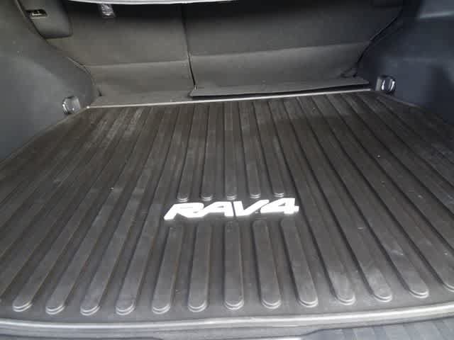 Used 2020 Toyota RAV4 XLE w/ Convenience Package AWD/4WD image 21