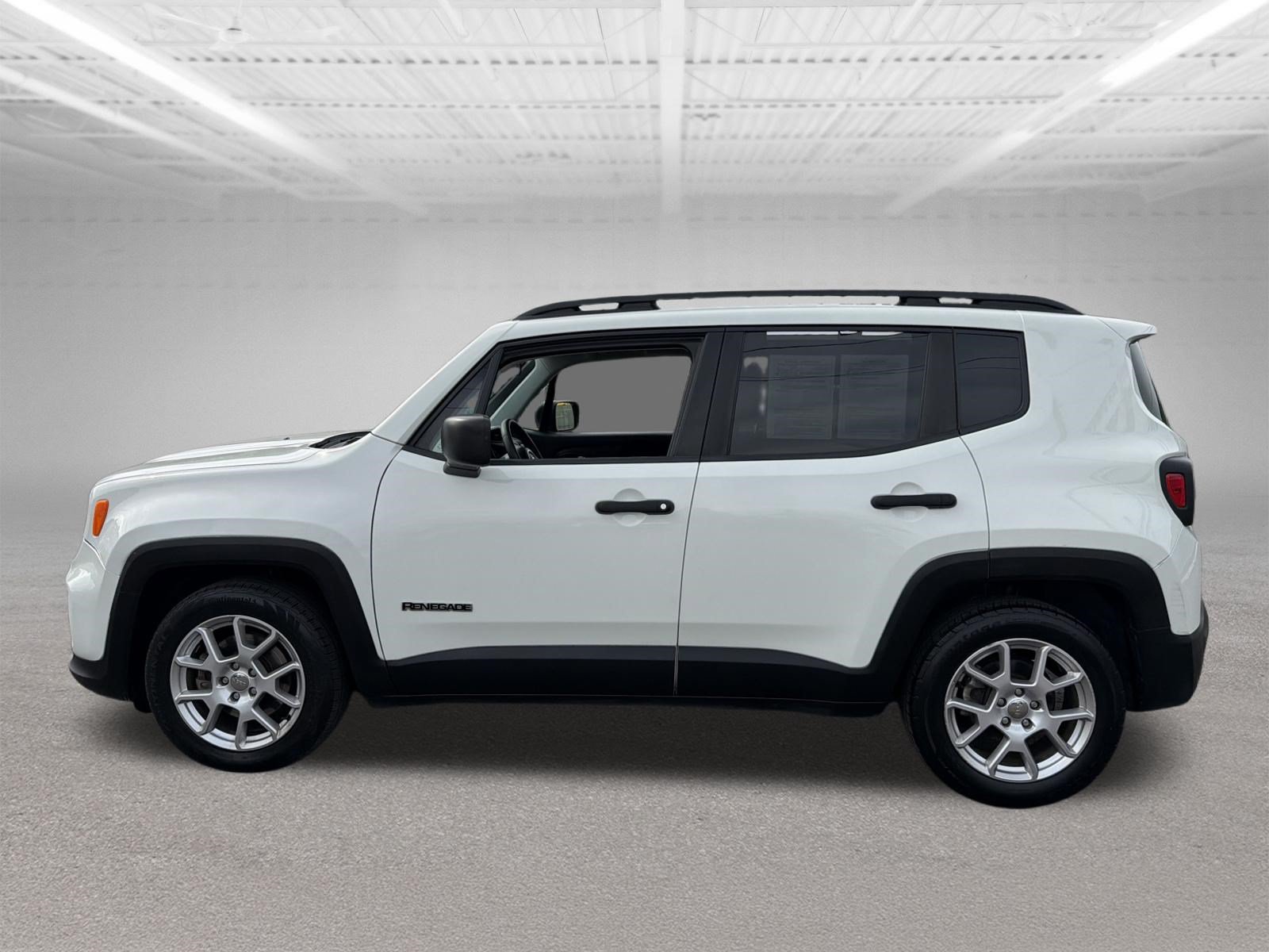 Used 2020 Jeep Renegade Sport w/ Sport Appearance Group FWD image 2
