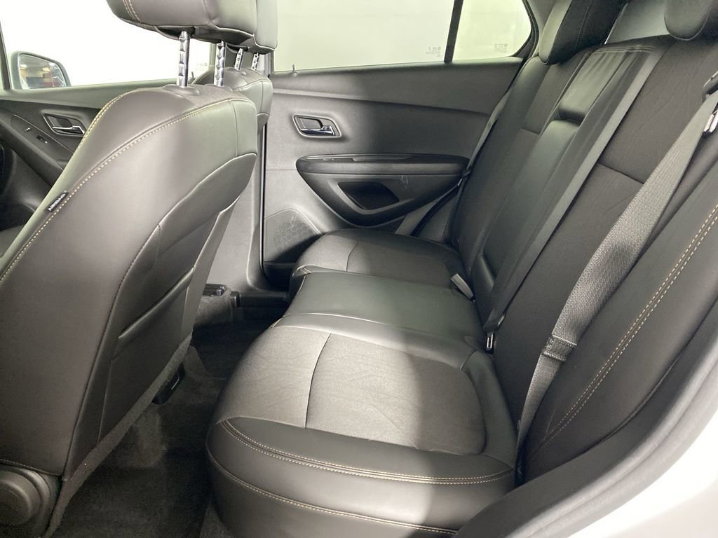 Used 2022 Chevrolet Trax LT w/ LT Convenience Package image 25