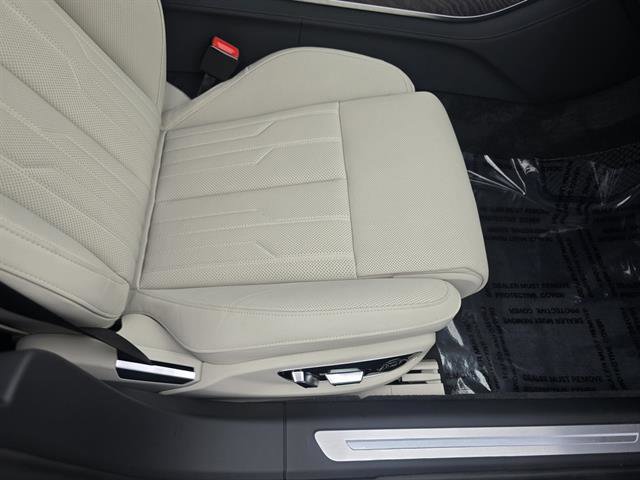 New 2025 Audi A8 L 3.0T image 17