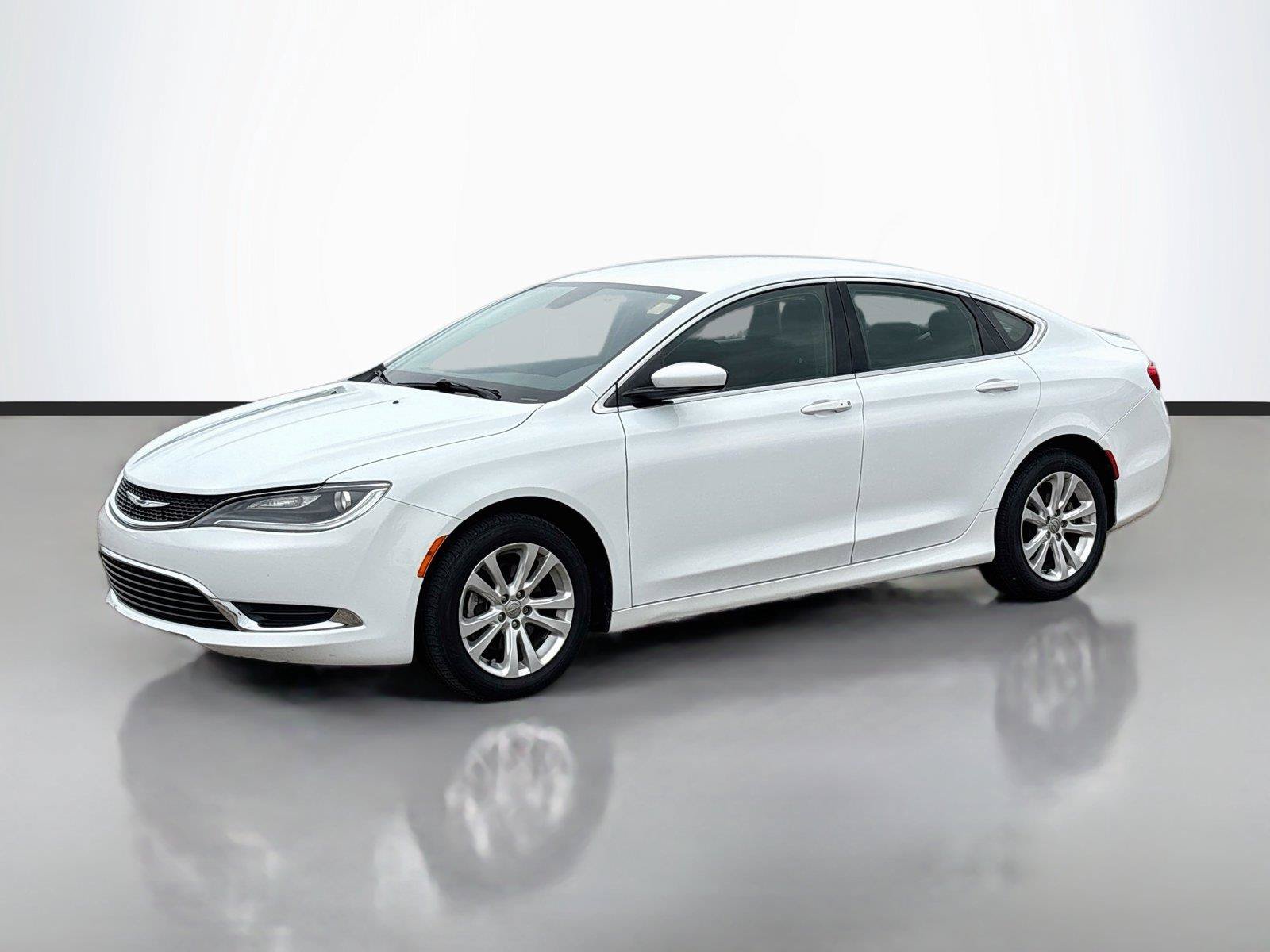 Used 2015 Chrysler 200 Limited w/ Convenience Group FWD image 4