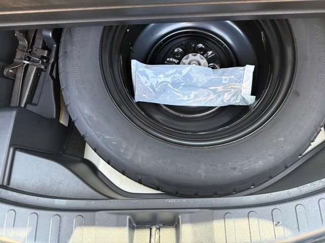 Used 2018 Toyota RAV4 XLE AWD/4WD image 36