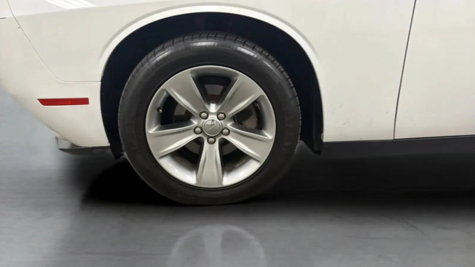 Used 2017 Dodge Challenger SXT RWD image 27