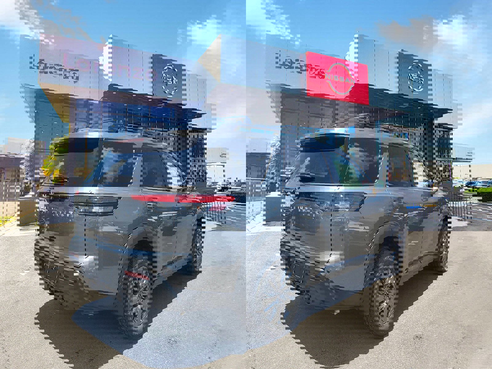 New 2025 Nissan Pathfinder SV w/ SV Premium Package image 4