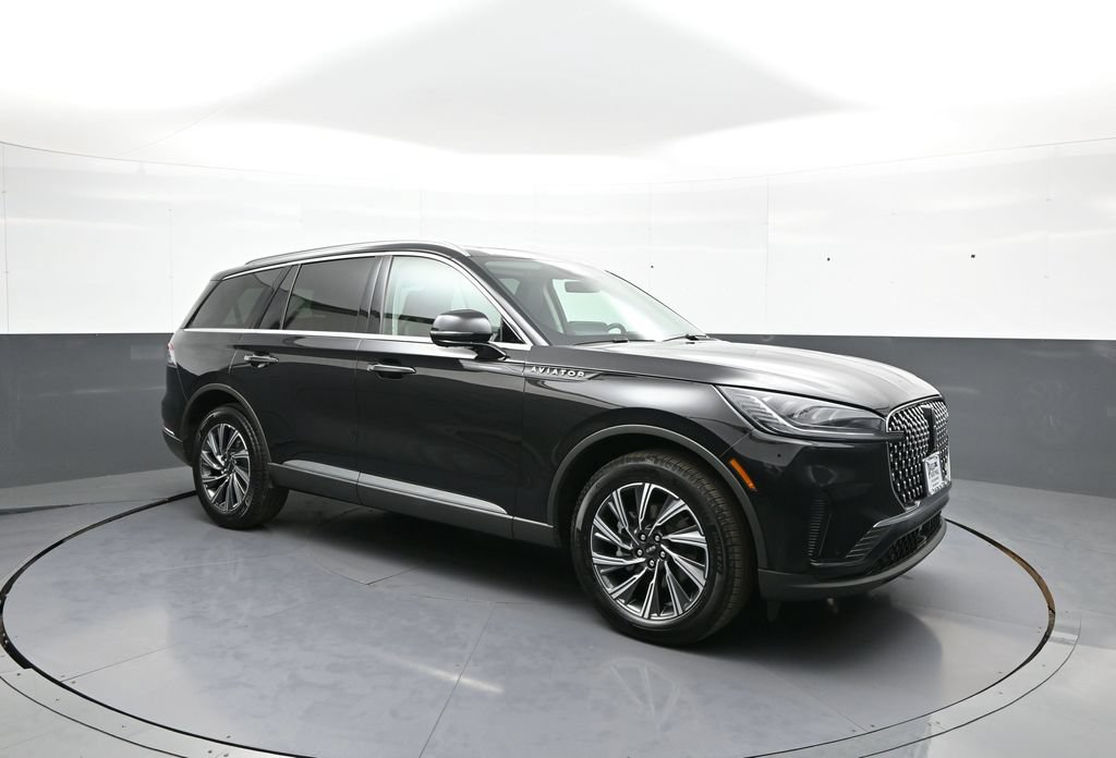 Used 2026 Lincoln Aviator AWD image 4
