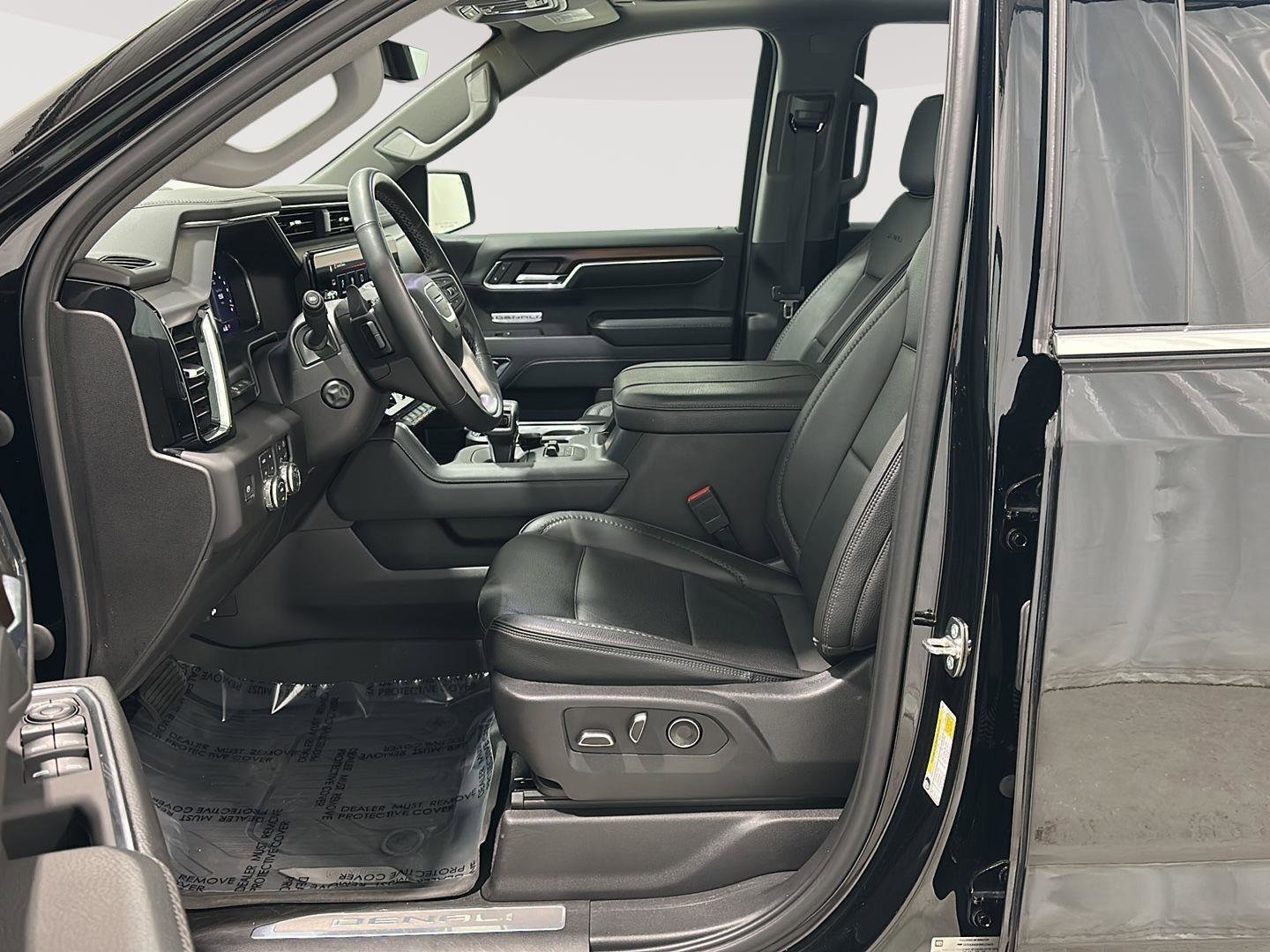 Used 2024 GMC Sierra 1500 Denali w/ Denali Reserve Package image 9