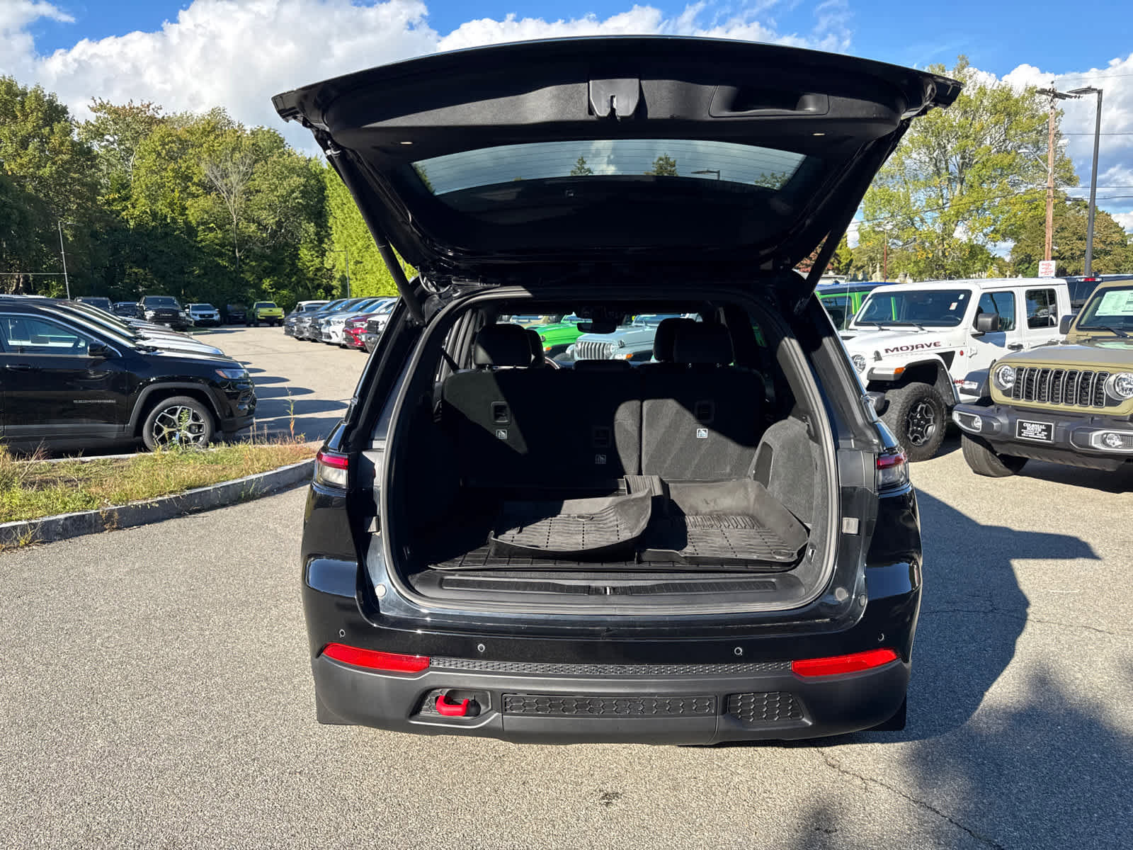 Used 2022 Jeep Grand Cherokee Trailhawk image 38