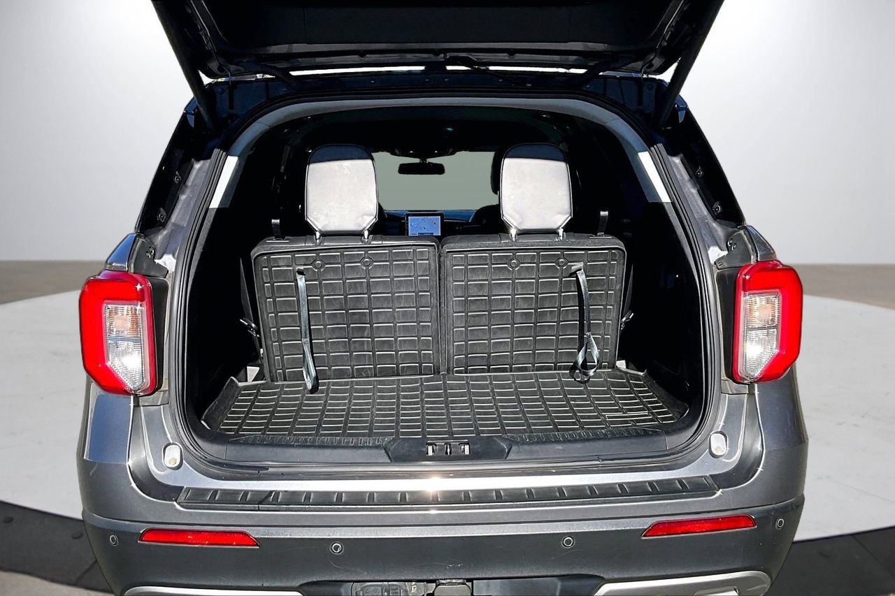 Used 2022 Ford Explorer XLT w/ Equipment Group 202A image 26