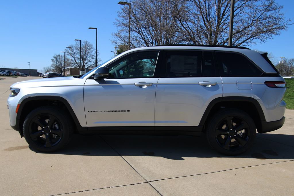 New 2026 Jeep Grand Cherokee Limited image 17