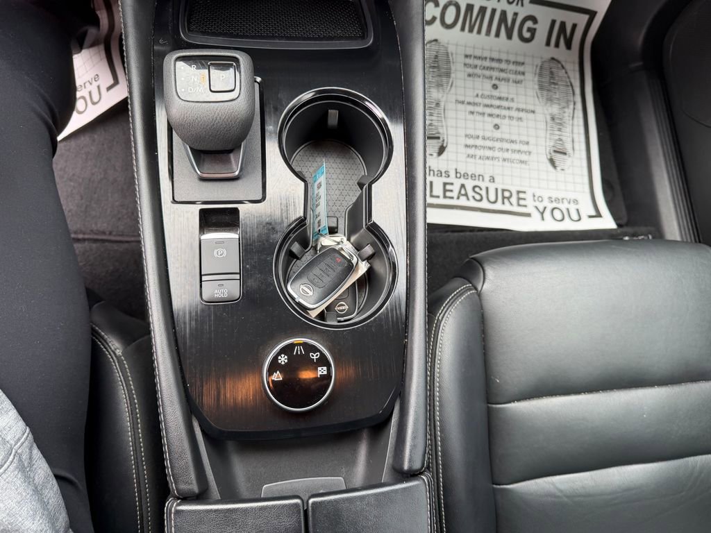 Used 2023 Nissan Rogue SL image 19