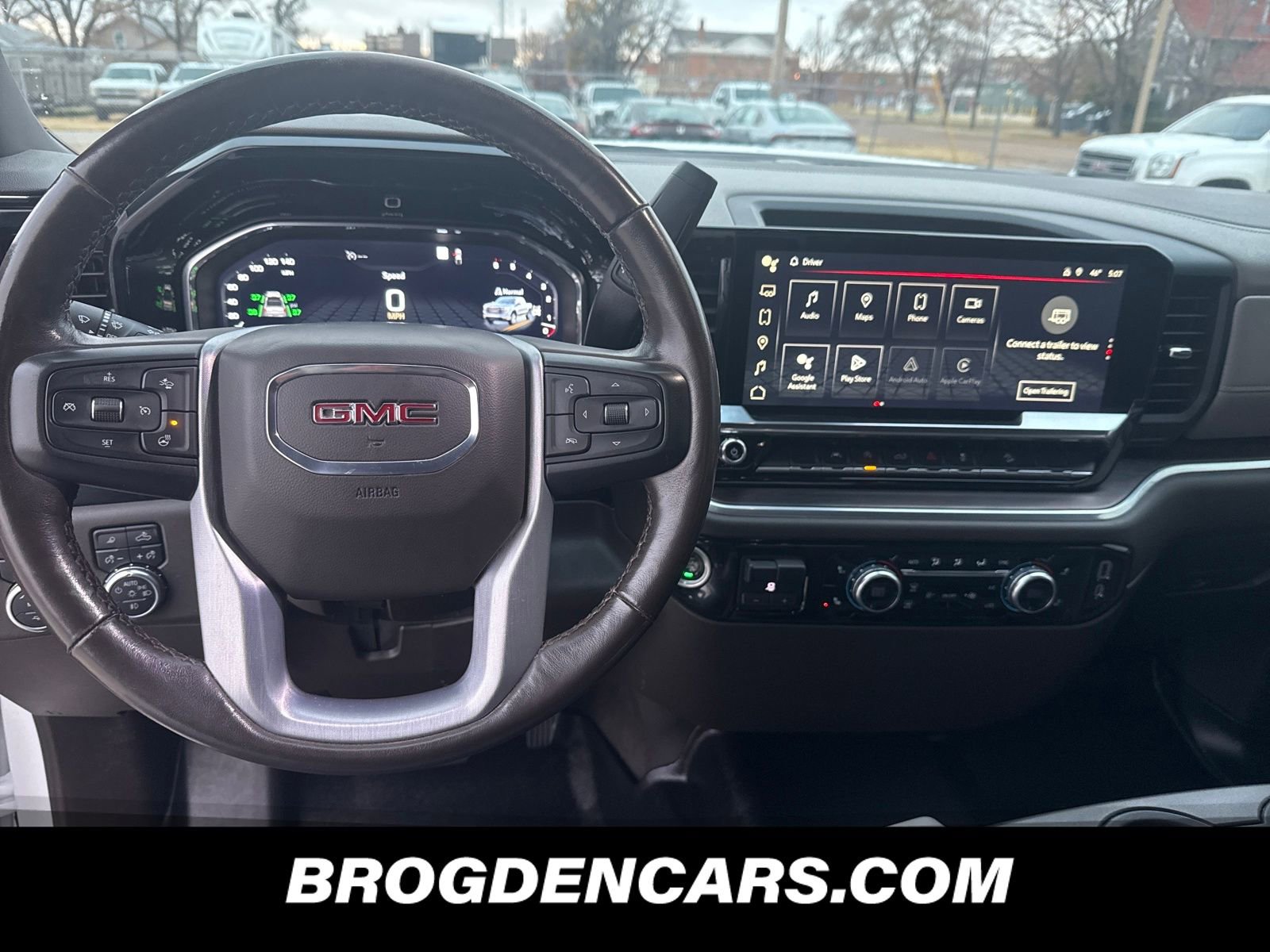 Used 2022 GMC Sierra 1500 SLT w/ X31 Off-Road Package image 10