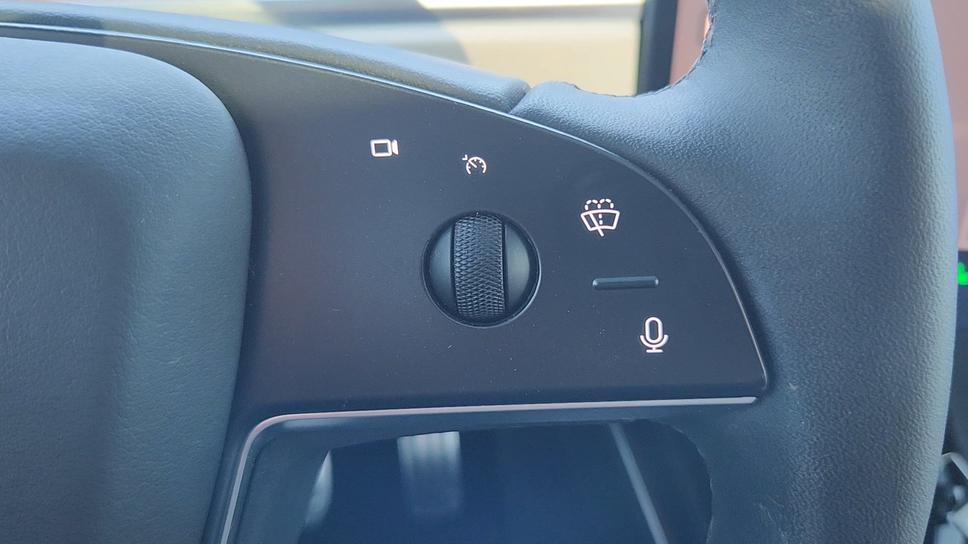 Used 2025 Tesla Model X image 13