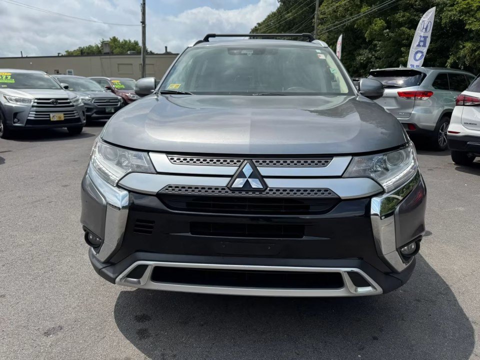Used 2020 Mitsubishi Outlander SE AWD/4WD image 2