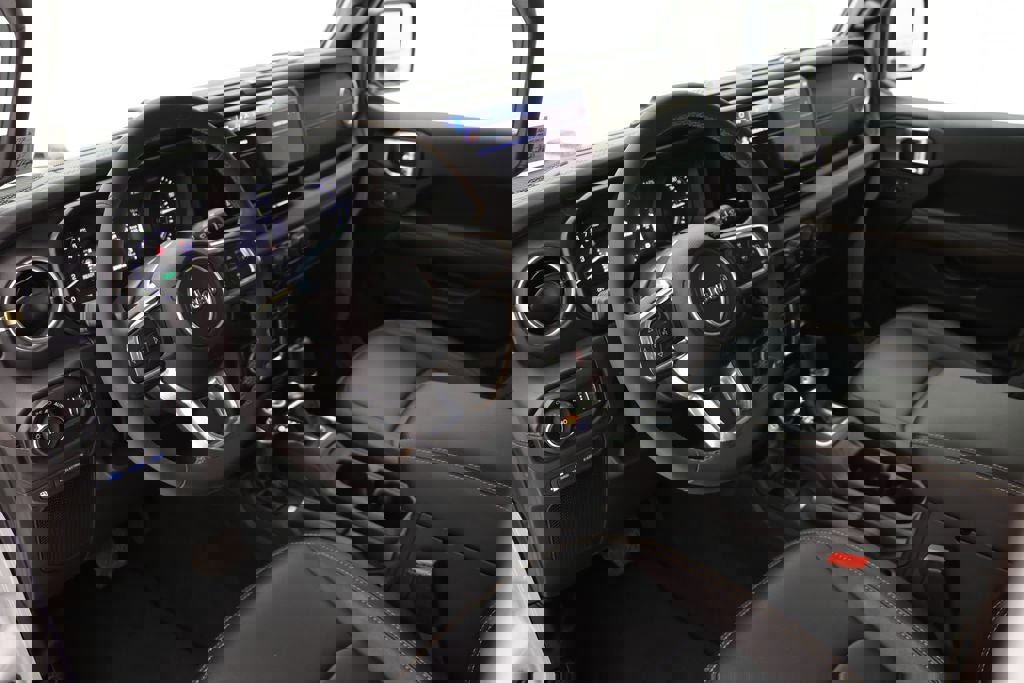 Used 2024 Jeep Wrangler Unlimited Sahara image 14