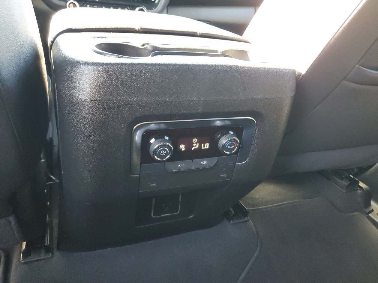 Used 2025 Chevrolet Tahoe LT RWD image 14