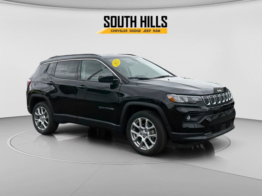 Used 2022 Jeep Compass Latitude w/ Sun and Sound Group AWD/4WD image 7