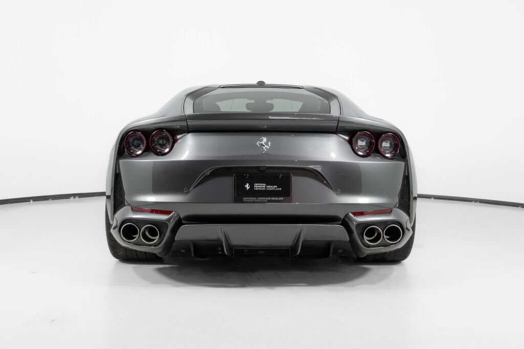 Used 2019 Ferrari 812 Superfast RWD image 6