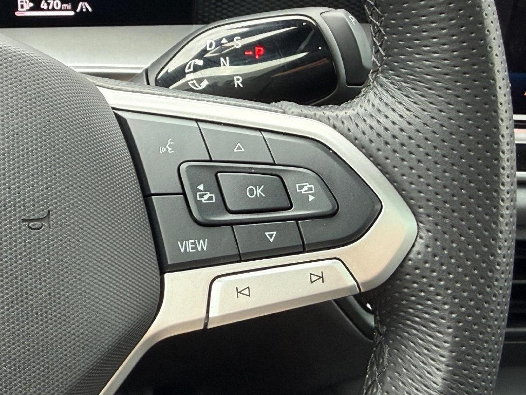 Used 2025 Volkswagen Tiguan SE R-Line AWD/4WD image 16