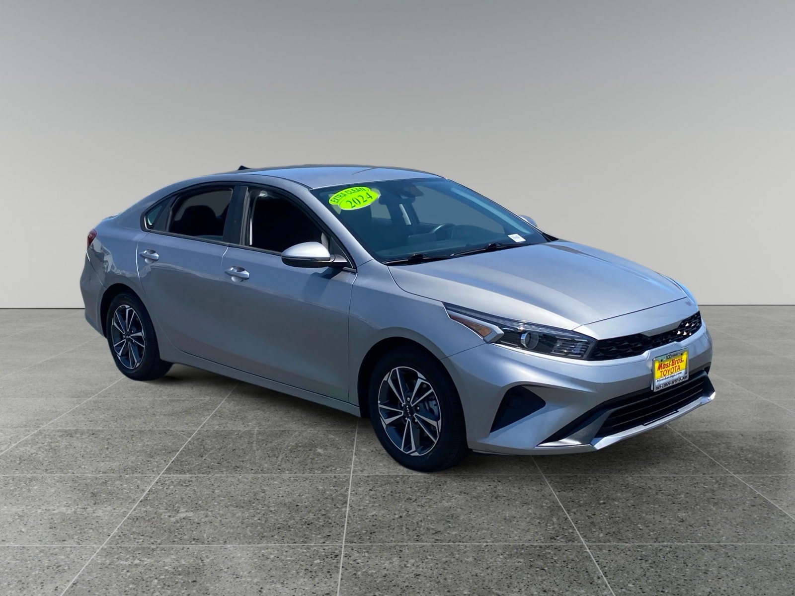 Used 2024 Kia Forte LXS w/ LXS Technology Package FWD image 7