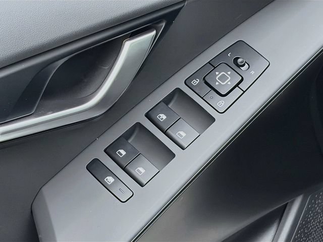 New 2027 Kia Sportage LX FWD image 17