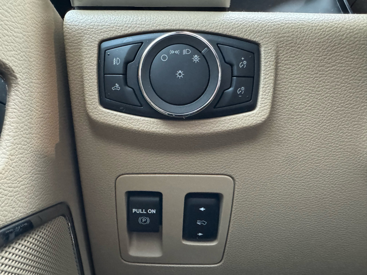 Used 2020 Ford F150 Lariat w/ Equipment Group 501A Mid image 16