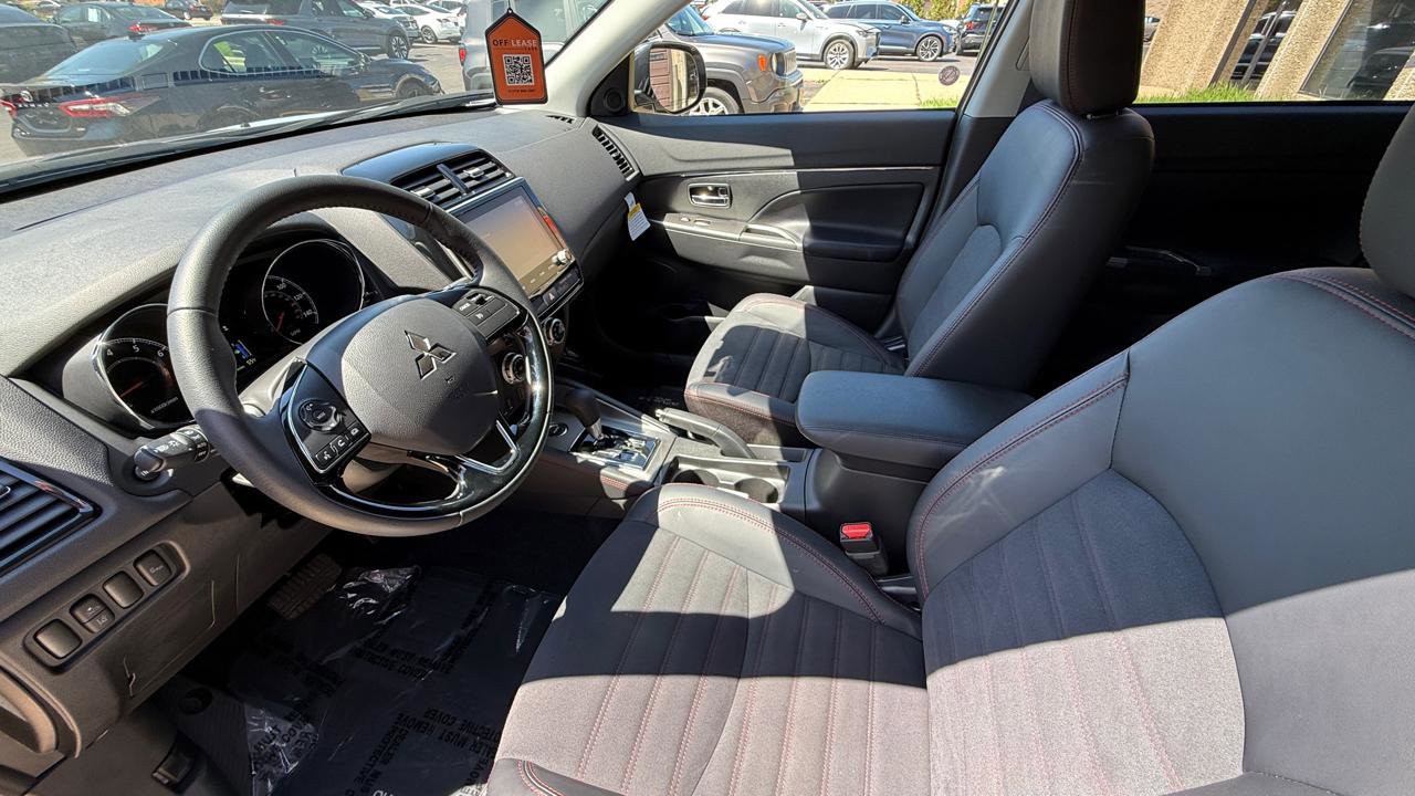 Used 2025 Mitsubishi Outlander Sport ES AWD/4WD image 9