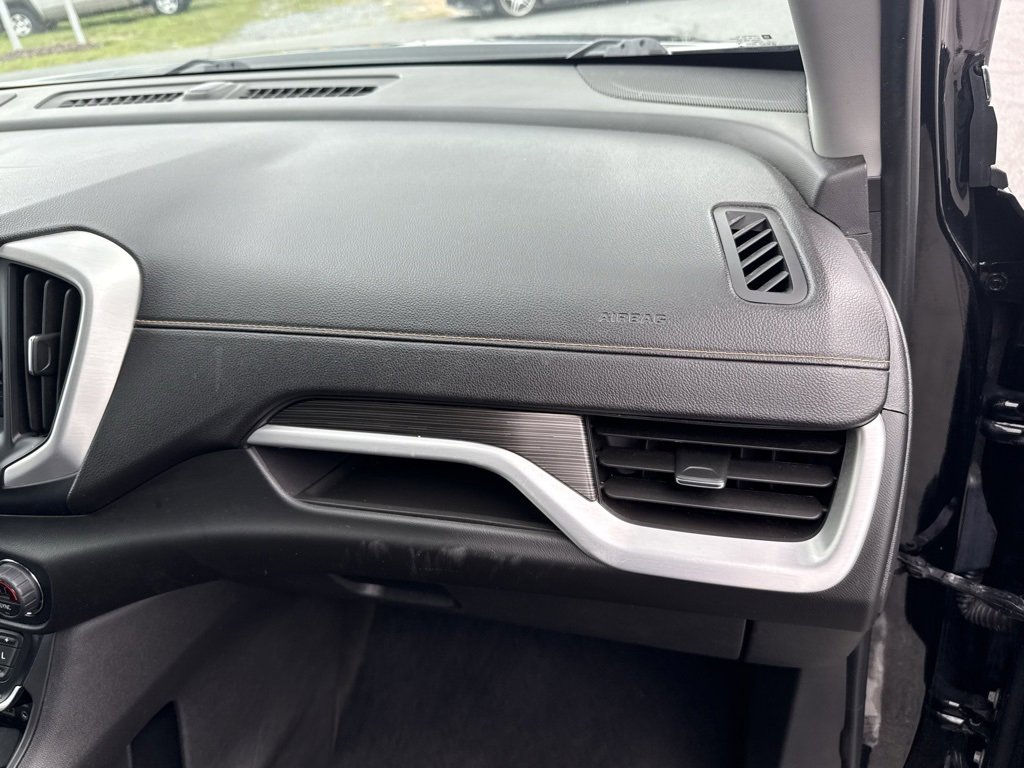 Used 2021 GMC Terrain SLT image 34