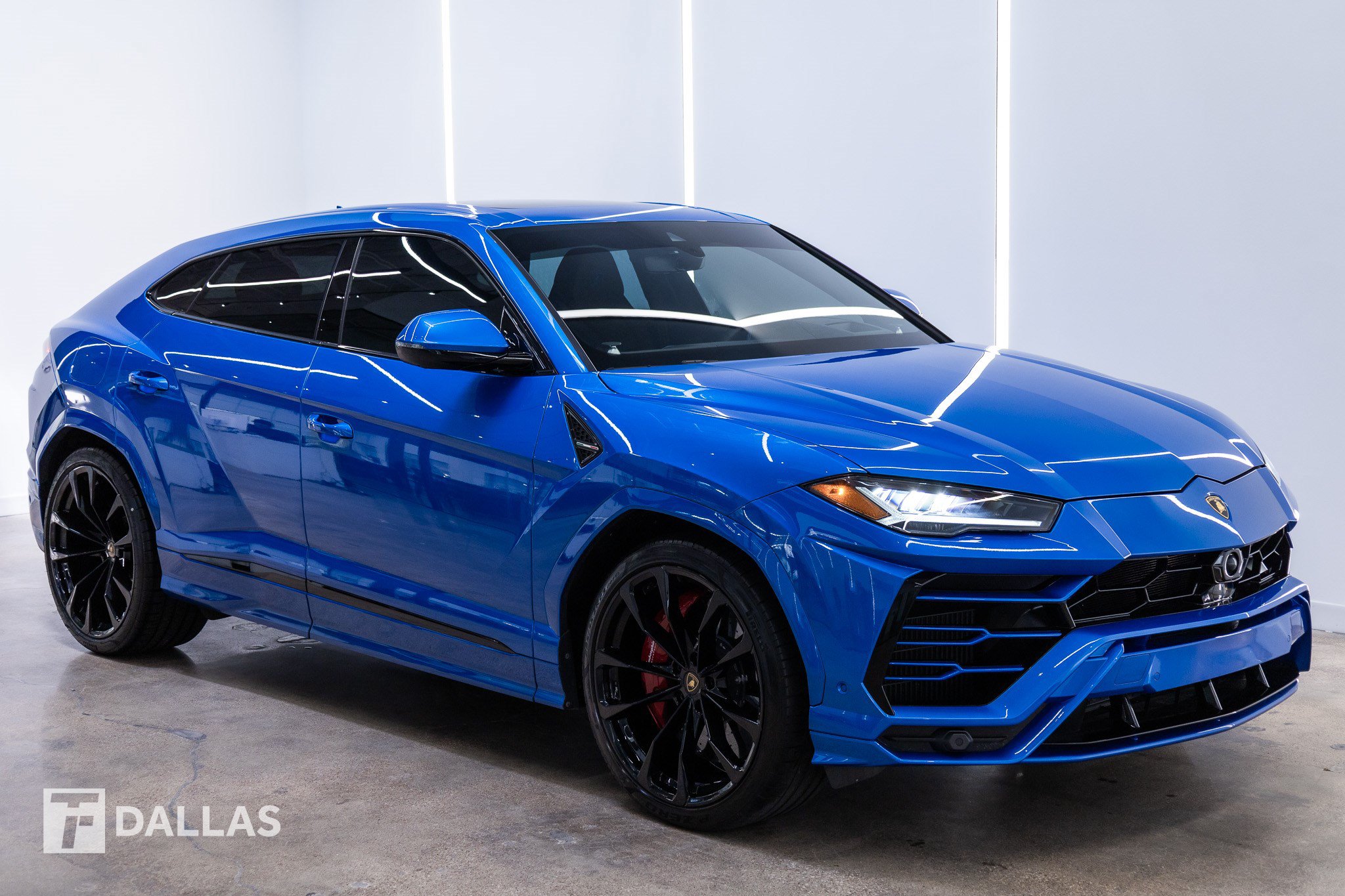Used 2022 Lamborghini Urus AWD/4WD image 17