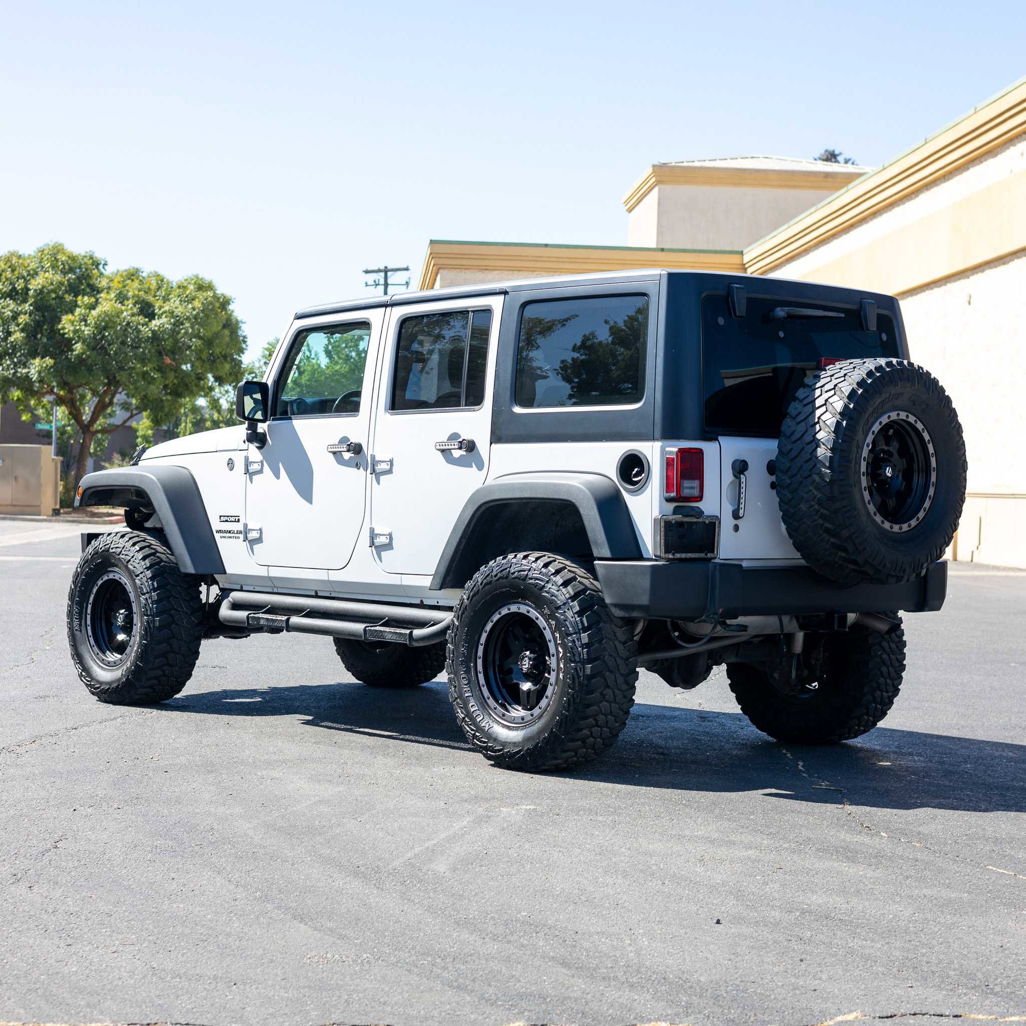 Used 2015 Jeep Wrangler Unlimited Sport w/ Connectivity Group AWD/4WD image 5