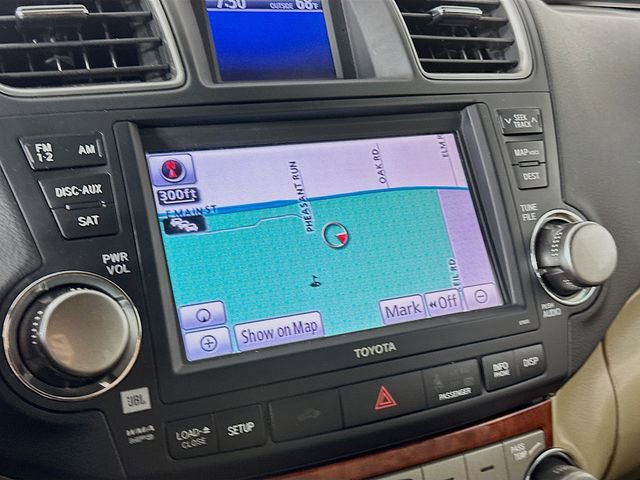 Used 2012 Toyota Highlander Limited w/ Tow Pkg image 7