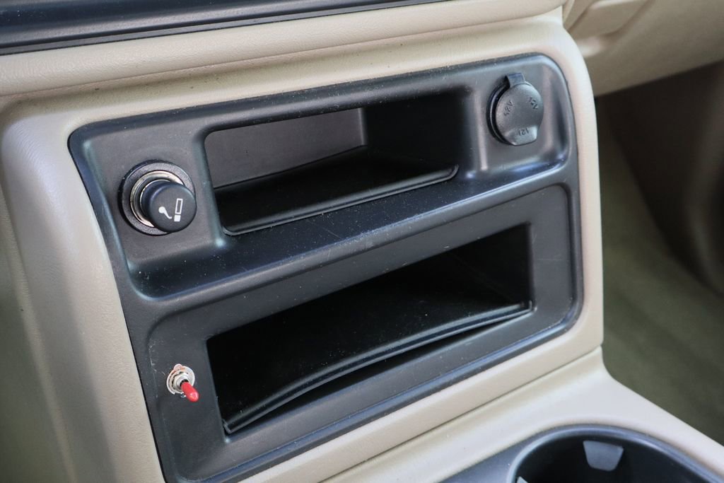 Used 2006 Chevrolet Silverado 2500 LT w/ Heavy-Duty Power Package image 18