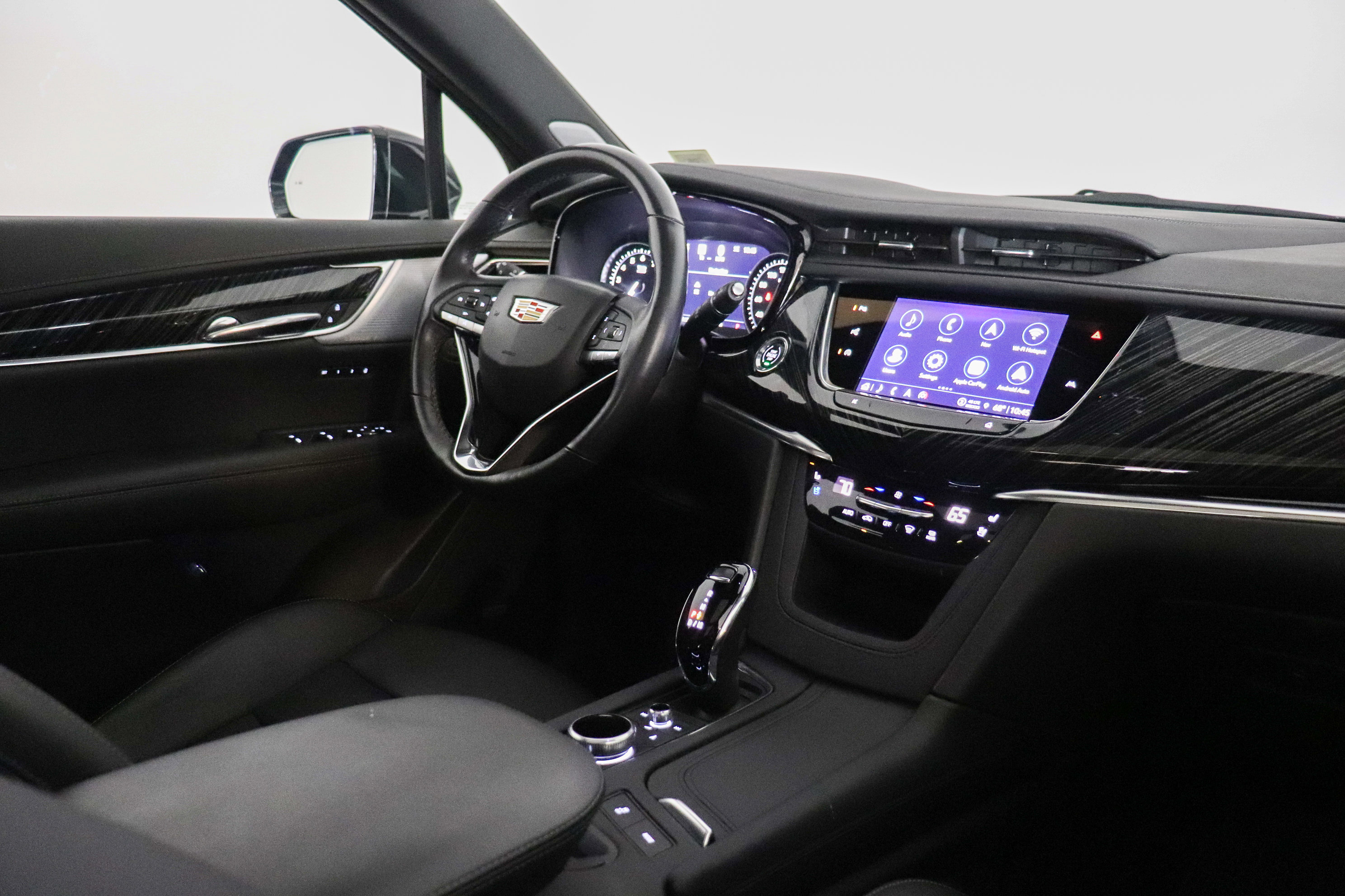 Used 2024 Cadillac XT6 Premium Luxury w/ Technology Package AWD/4WD image 29