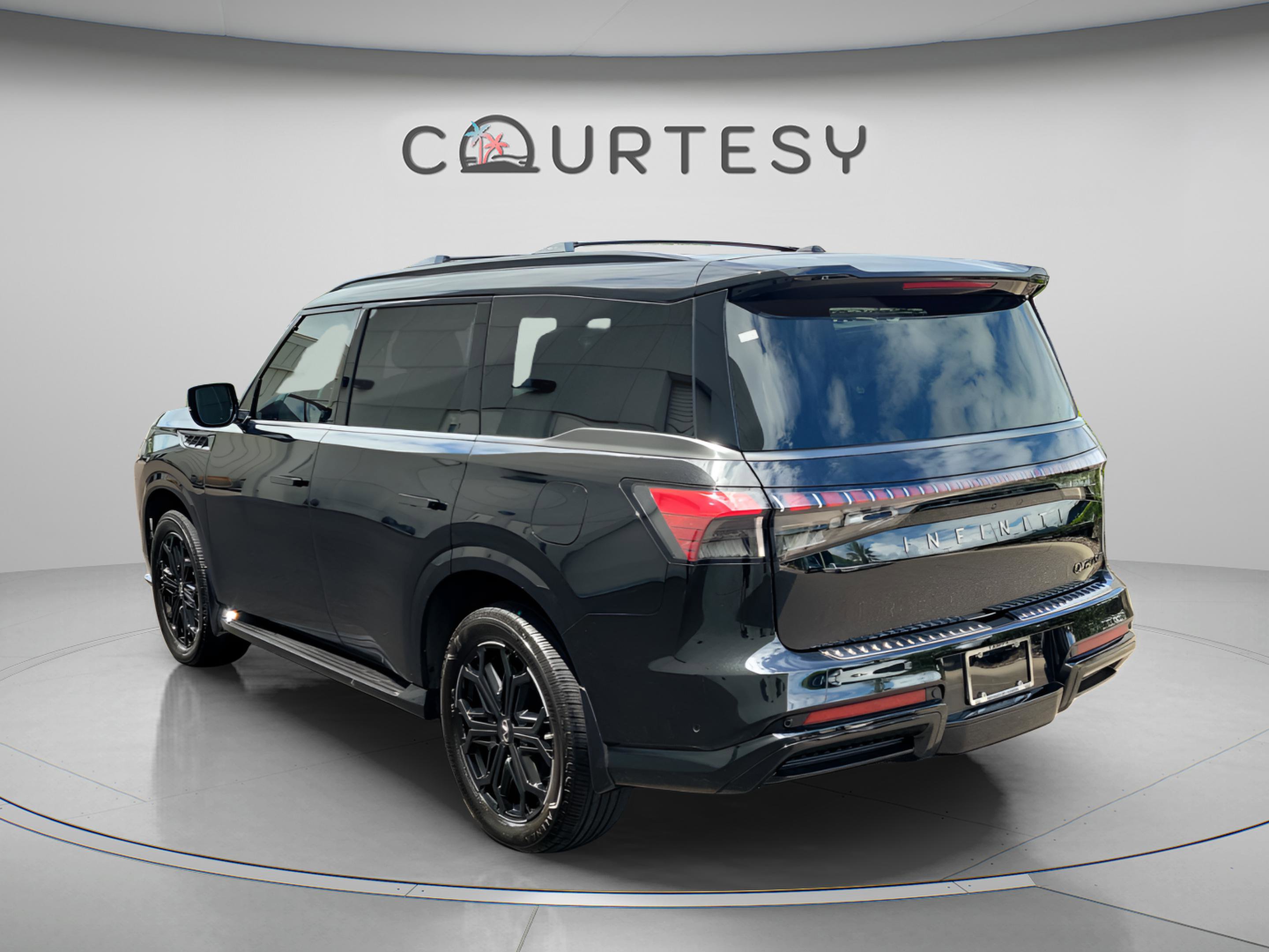 Certified 2026 INFINITI QX80 4WD w/ Sport Exterior Package image 2