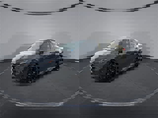 Used 2025 Toyota Camry SE image 4