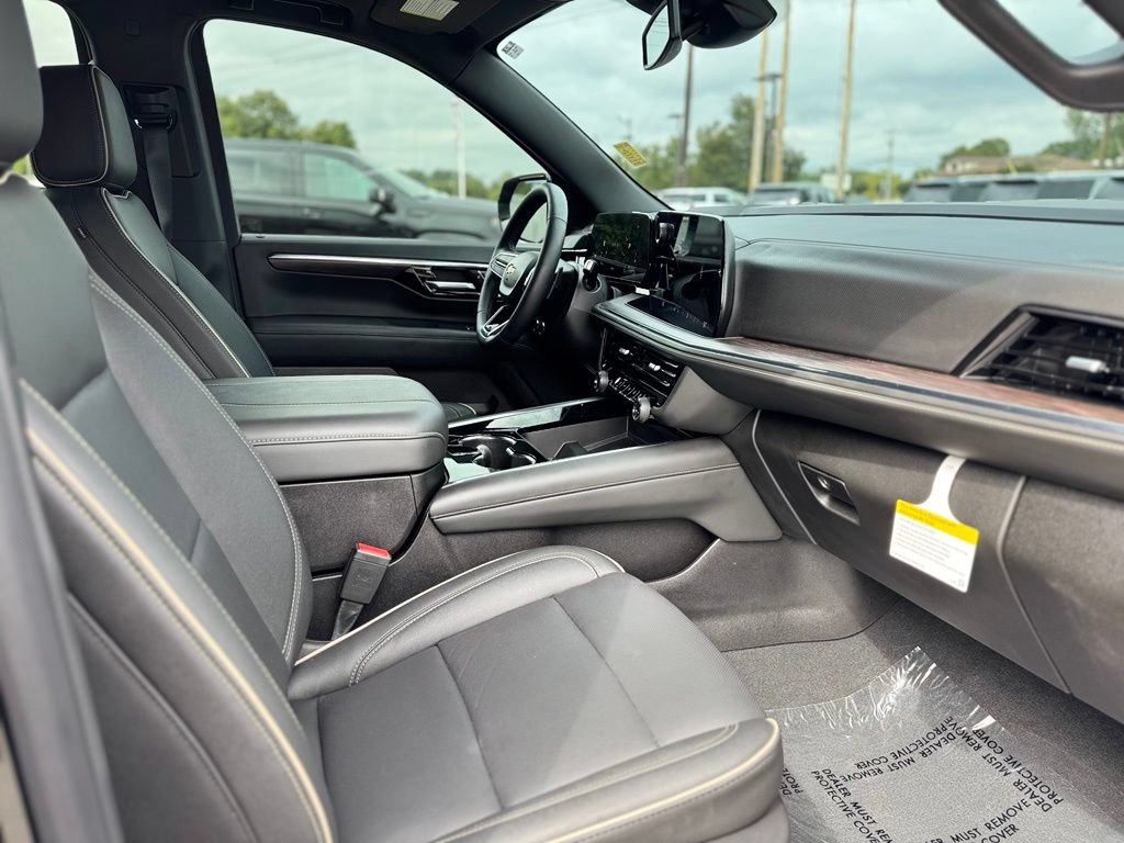 Used 2026 Chevrolet Tahoe Premier w/ Sun And Tow Package AWD/4WD image 11