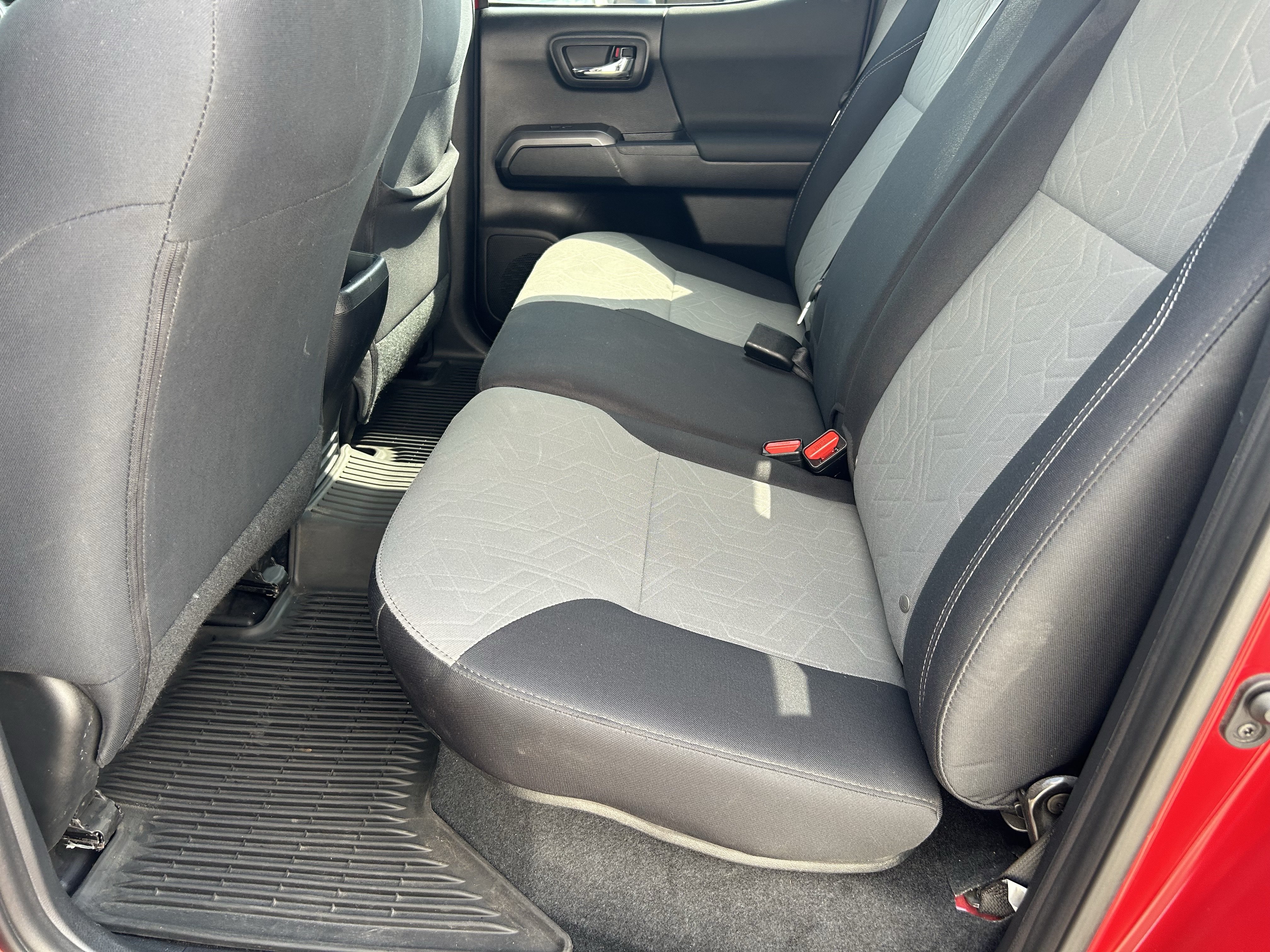 Used 2020 Toyota Tacoma TRD Sport w/ Technology Package AWD/4WD image 19