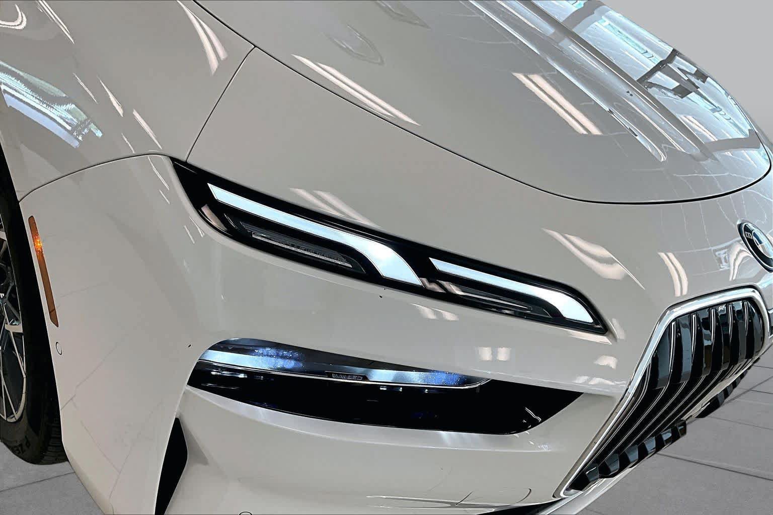 Used 2024 BMW i7 xDrive60 AWD/4WD image 26