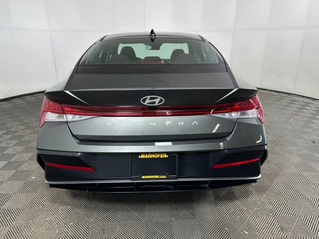 Used 2024 Hyundai Elantra SEL w/ Convenience Package image 4
