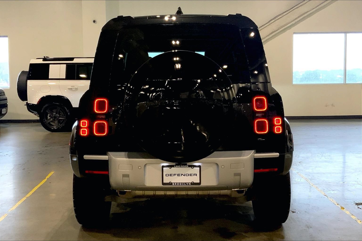 Certified 2025 Land Rover Defender 110 S AWD/4WD image 4