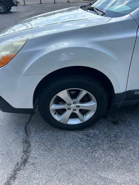 Used 2013 Subaru Outback 2.5i Limited w/ Moonroof Pkg AWD/4WD image 35